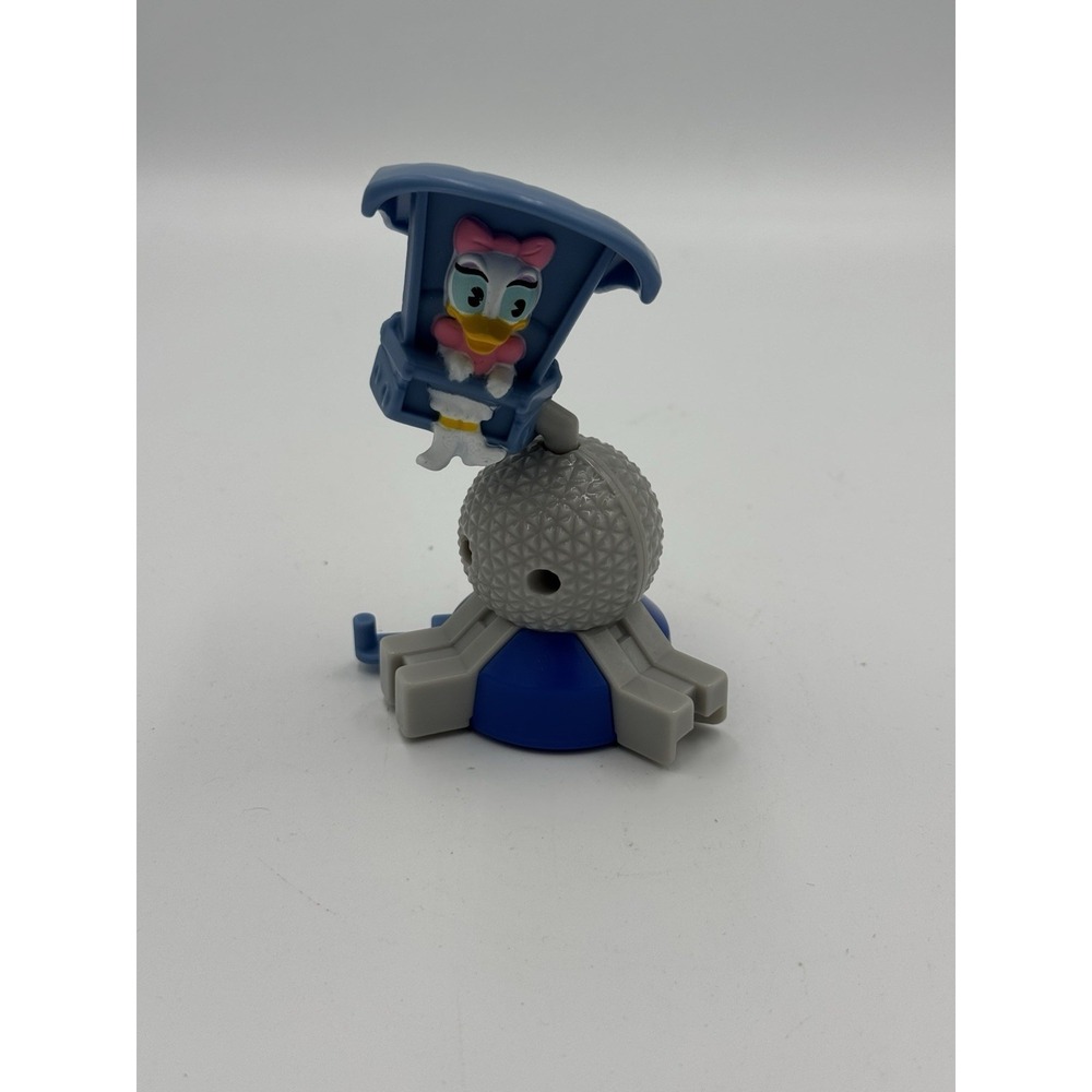 2022 McDonald's Walt Disney‎ World Soaring Around the World Epcot Daisy Duck 4"